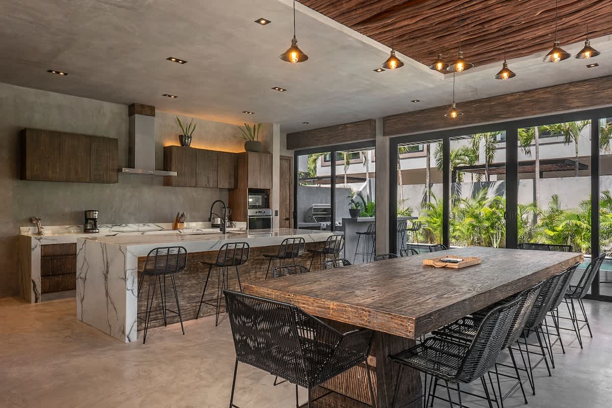 
Spacious dining room, perfect for sharing memorable meals with family and friends.