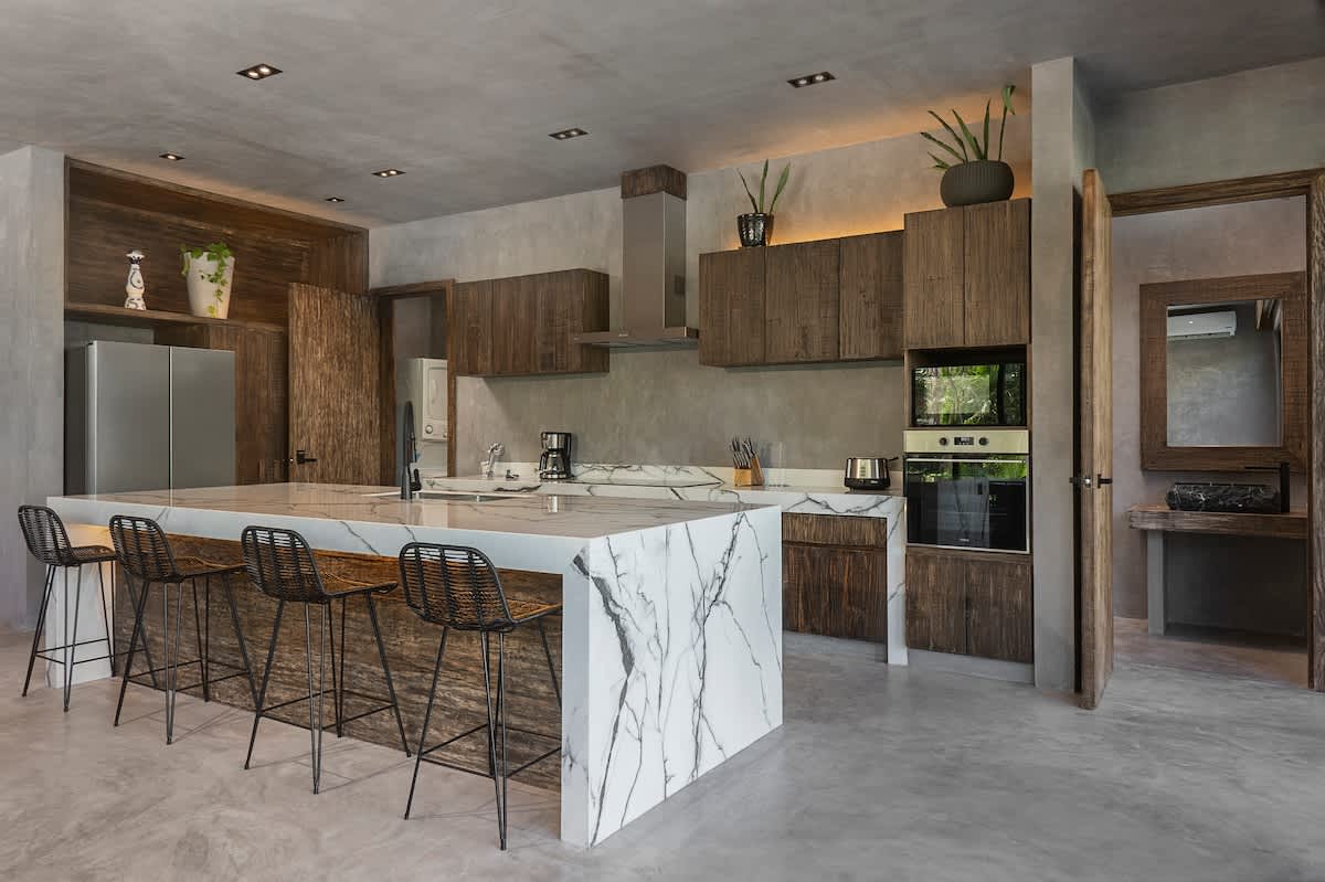 Fully equipped kitchen