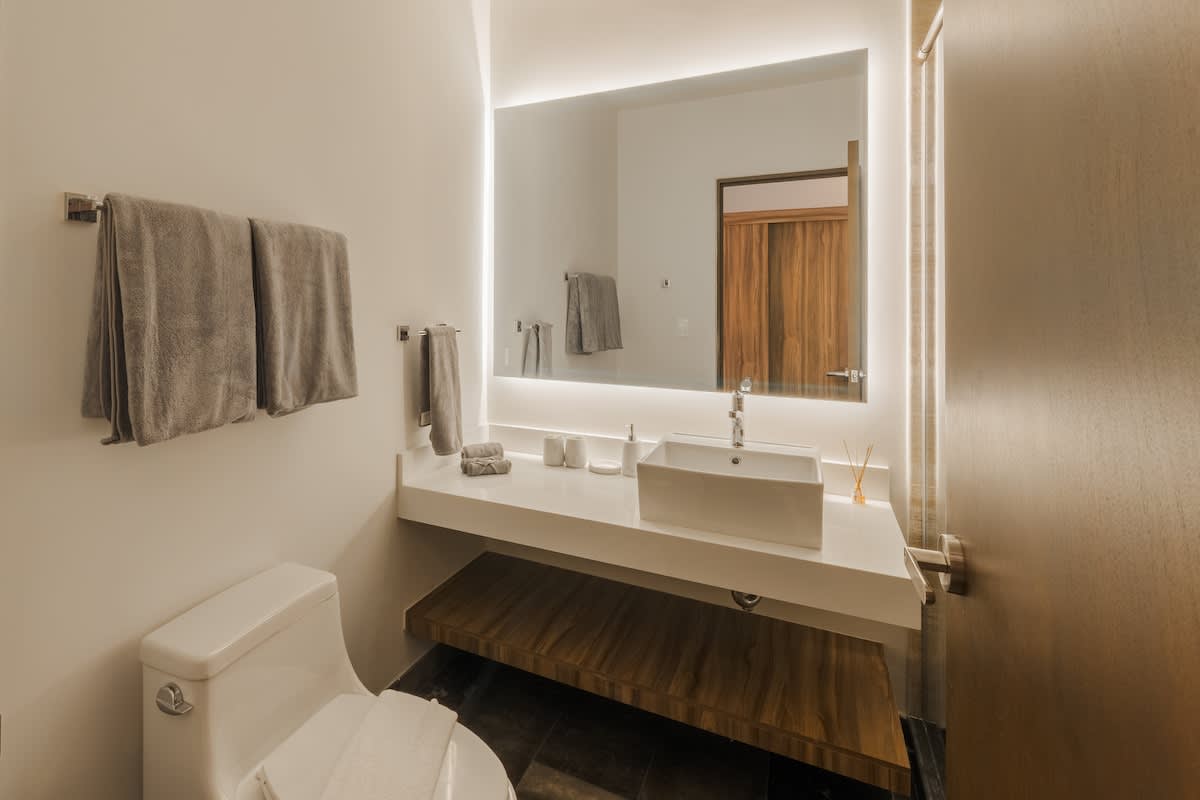 Full Bathroom shared with bedroom #1 and #3