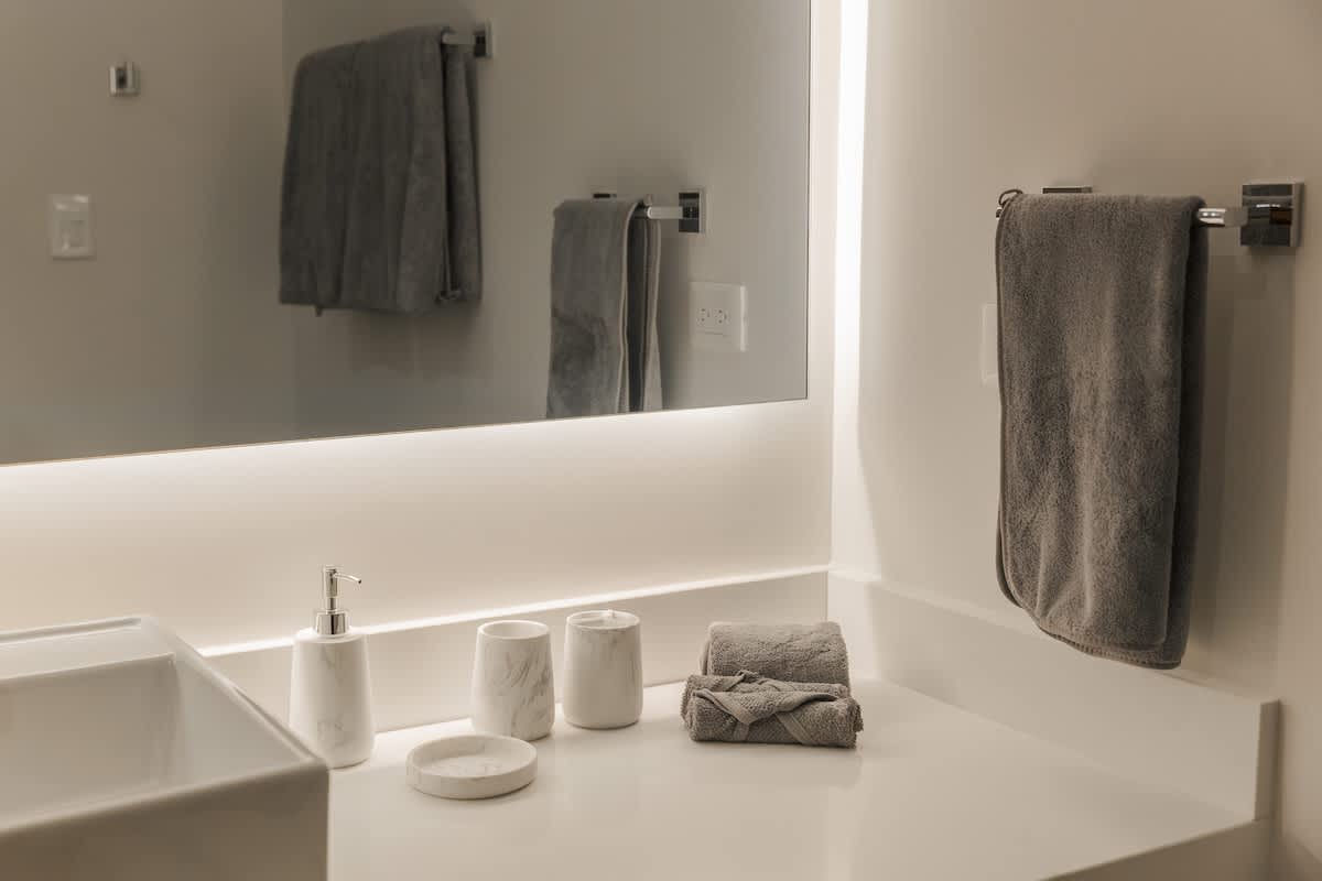Full Bathroom shared with bedroom #1 and #3