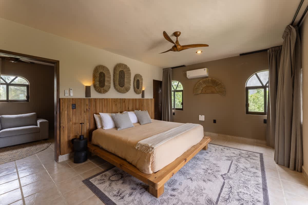 Bedroom #2 with a king-size bedroom 