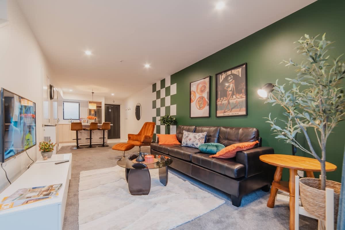 The Riccarton Niche - Sleek 2-Bedroom Urban Pad — Christchurch, Canterbury — vacation rental