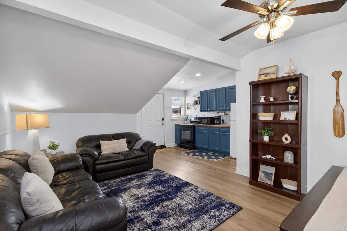 The Navy Nest ~ Parking ~ Fire Pit ~ Near Bay — Norfolk, VA — vacation rental