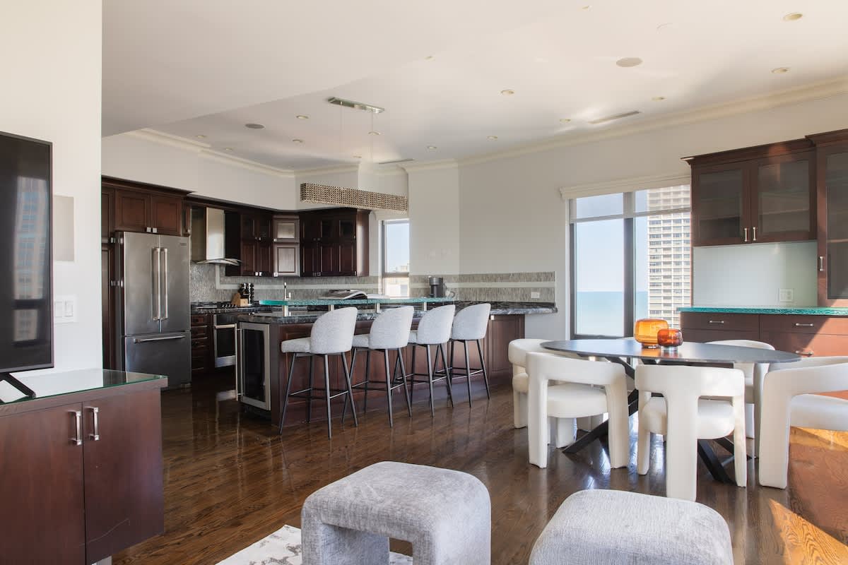 Luxury Designer Penthouse Combo | NW | Gold Coast — Chicago, IL — vacation rental