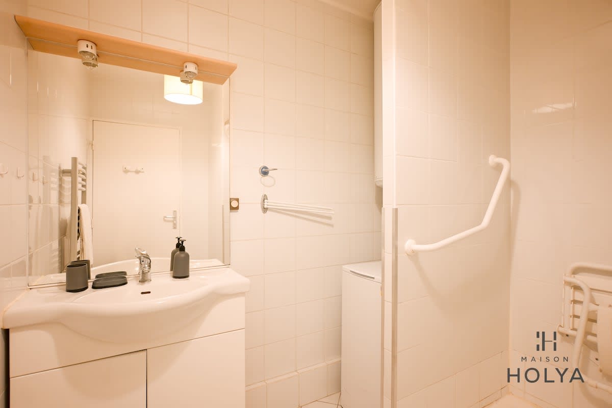 The Spacious - Close to Paris