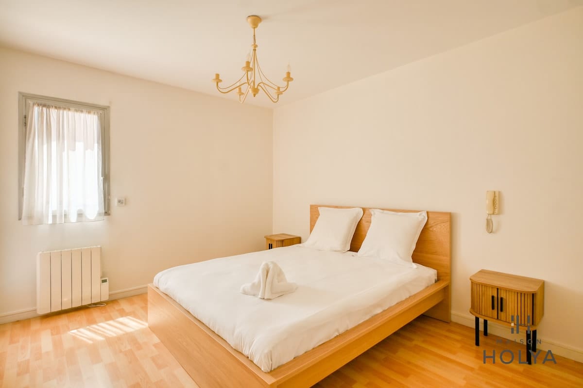The Spacious - Close to Paris