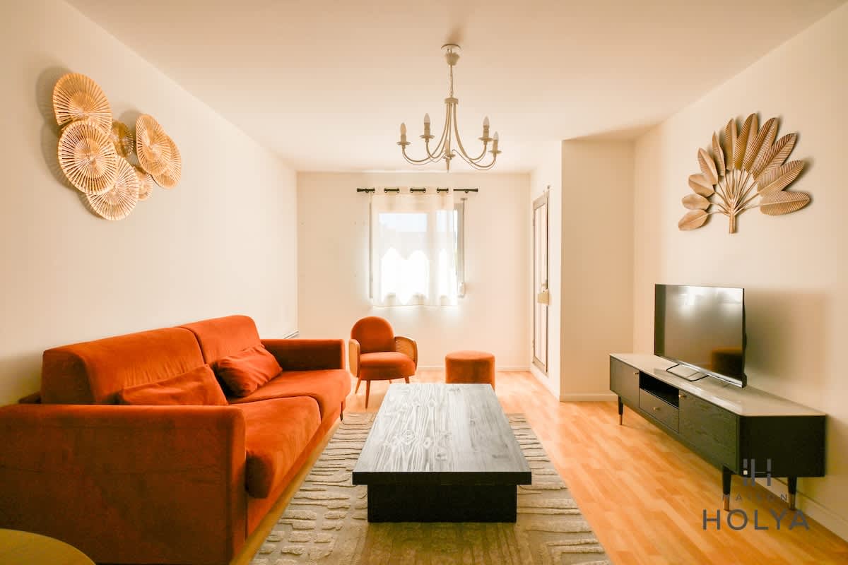The Spacious - Close to Paris