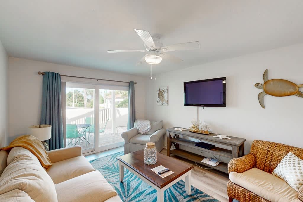 Beachside condo Short steps to beach Sleeps 6 Pool — Orange Beach, AL — vacation rental