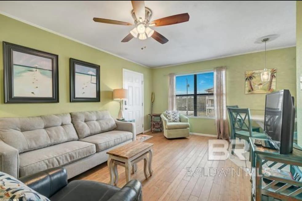 Dog Friendly Beach Access Sleeps 6 Hangout Nearby — Gulf Shores, AL — vacation rental