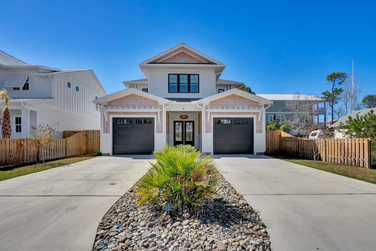 Brezza Fresca w/ a private pool In Carolina Beach  — Carolina Beach, NC — vacation rental