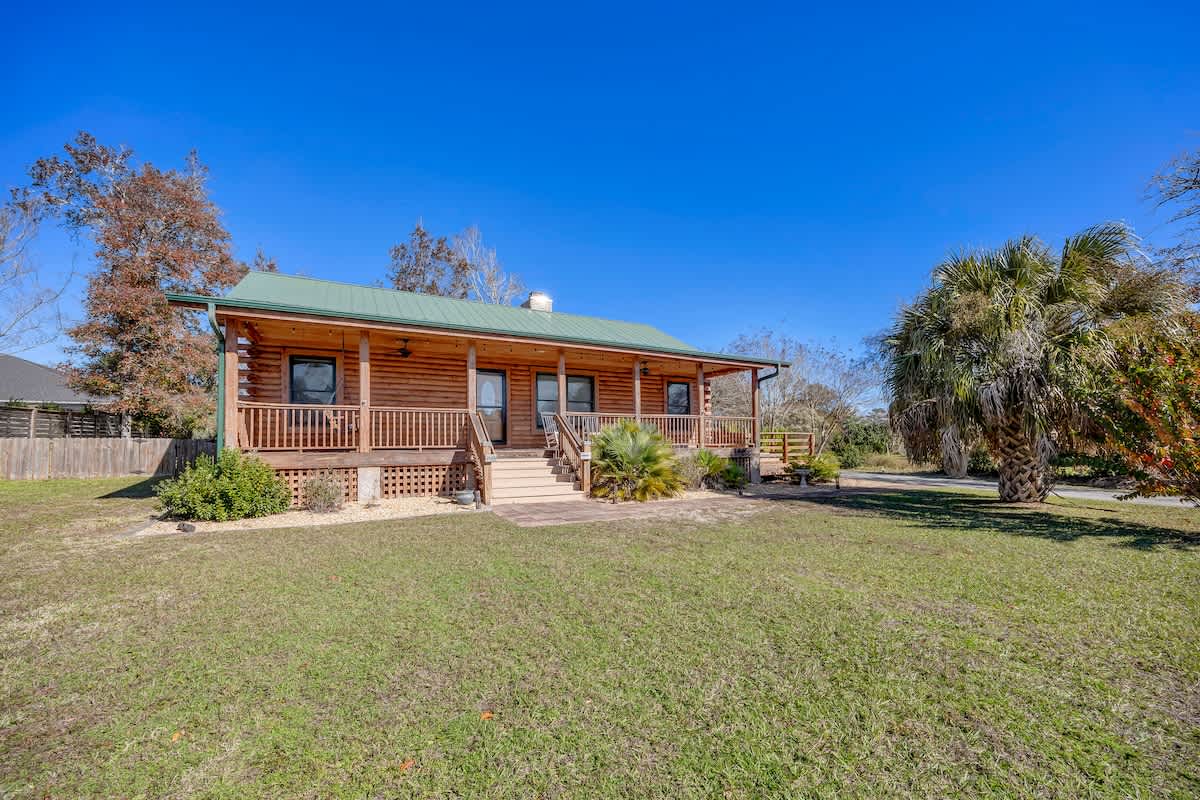 ShangriLog- log cabin at the beach — Carolina Beach, NC — vacation rental