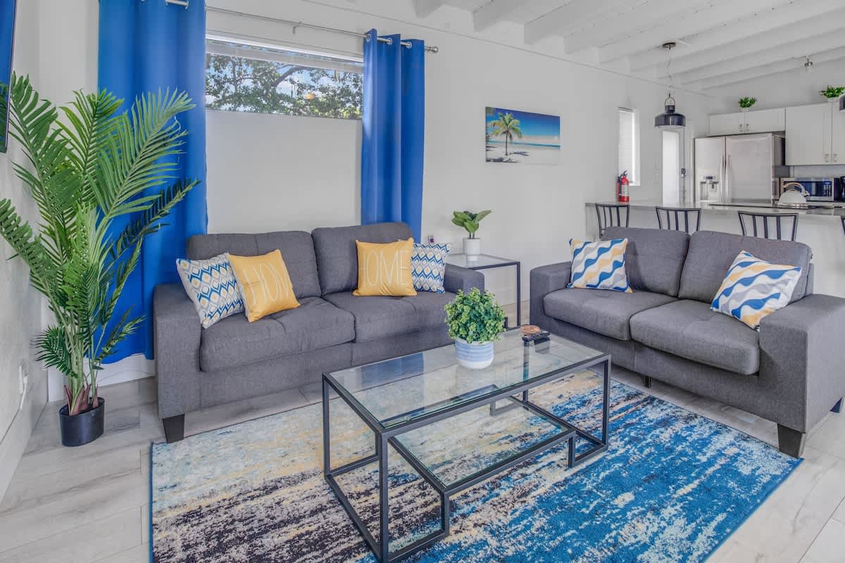 Casa Sunshine - Heated Pool Minutes to Beach