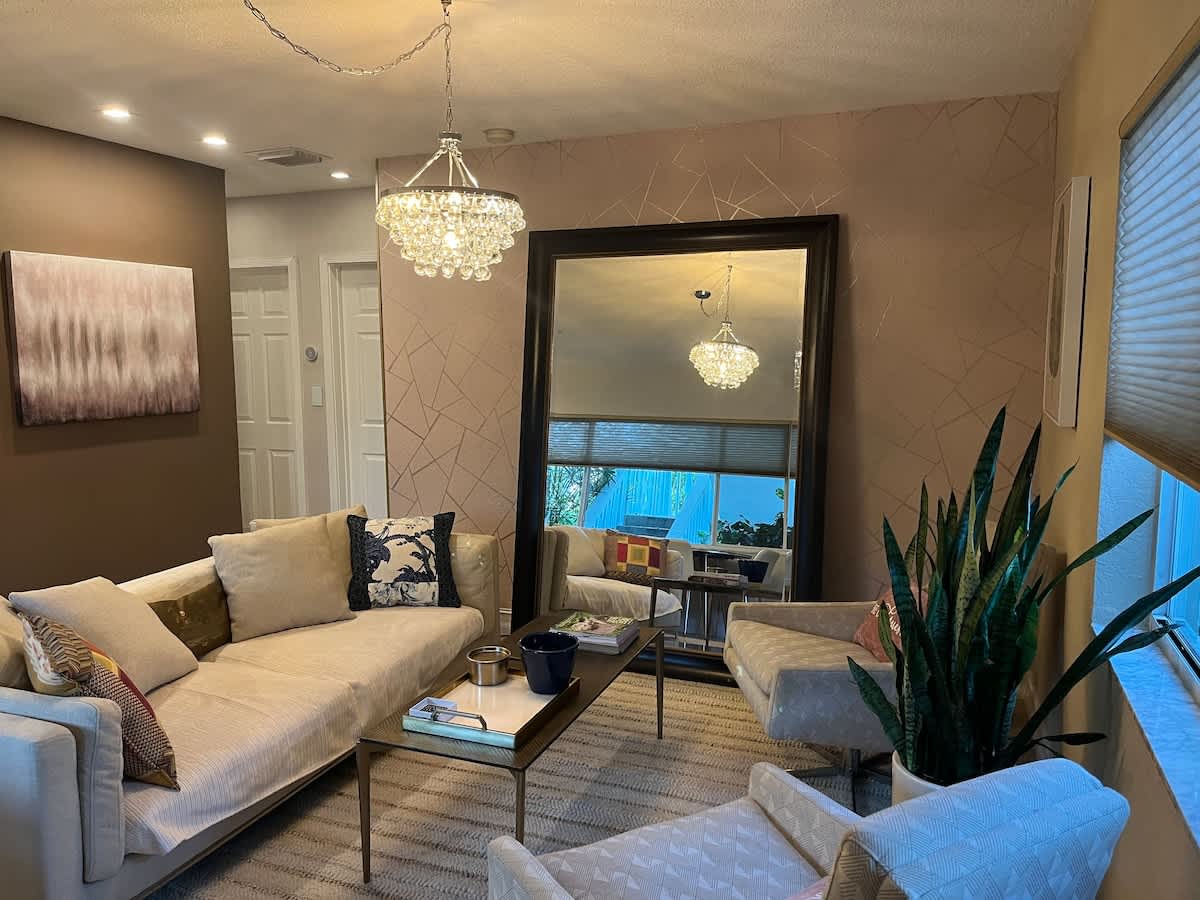 2Bdroom Stylish Condo in Ft. Lauderdale