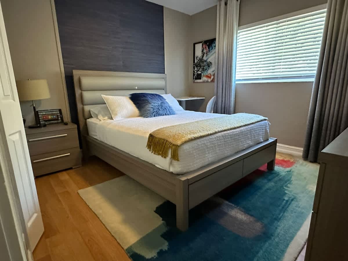 2Bdroom Stylish Condo in Ft. Lauderdale
