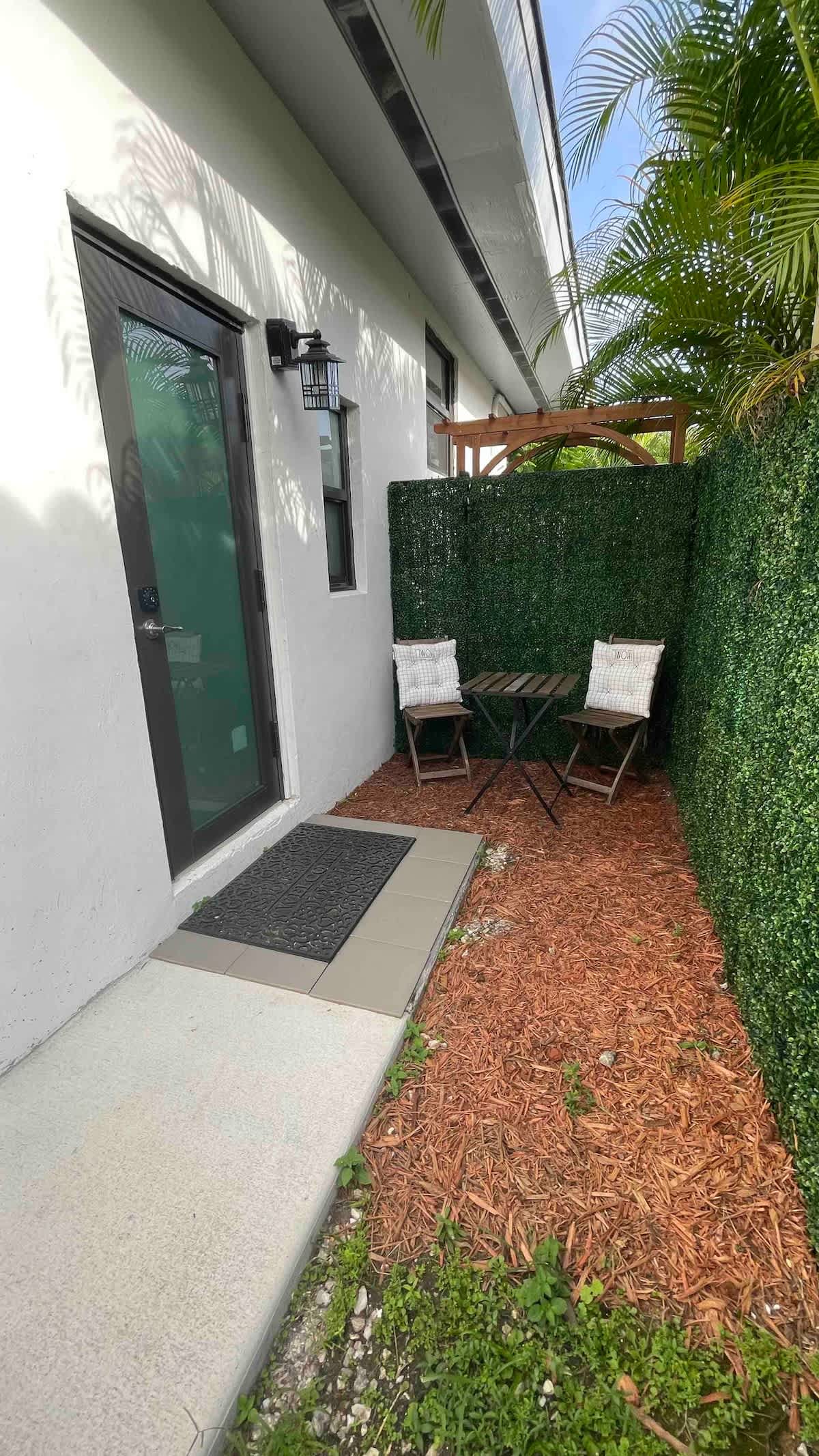 Boho Cottage in Coral Gables · Airport & Cruise