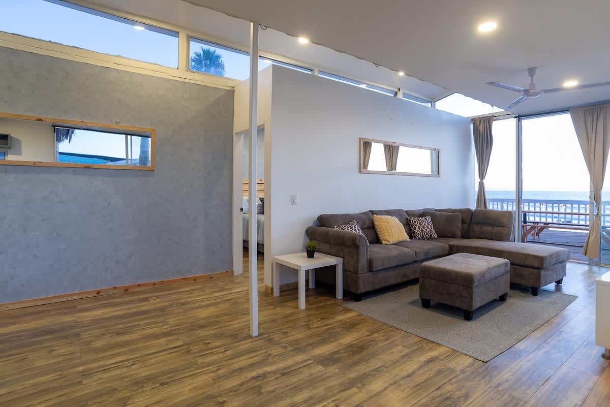 Oceanfront Sunset Container 21