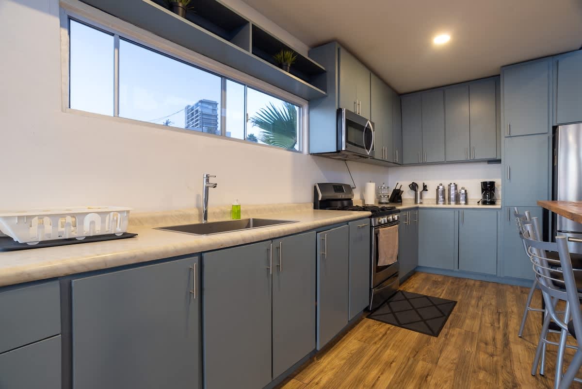 Oceanfront Sunset Container 16