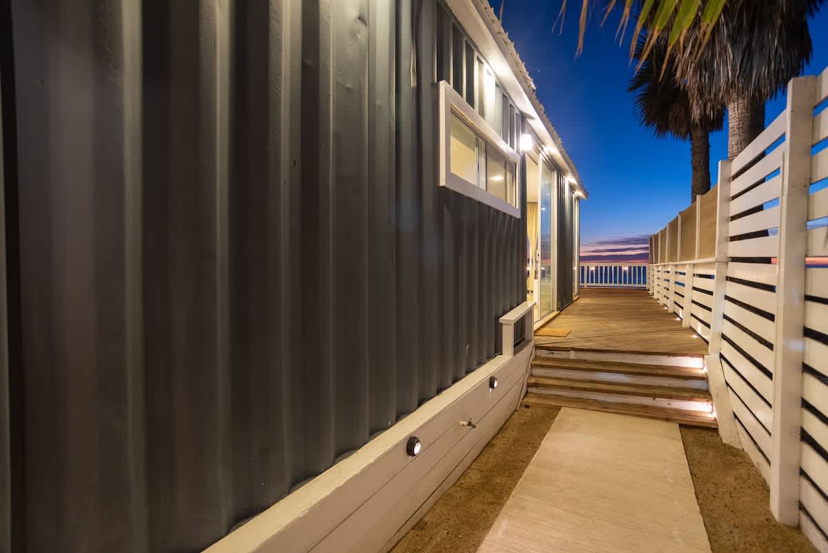 Oceanfront Sunset Container 36