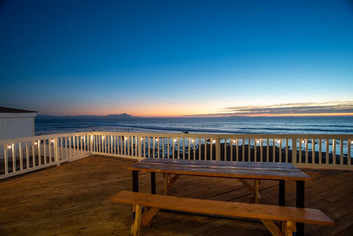 Oceanfront Sunset Container 32