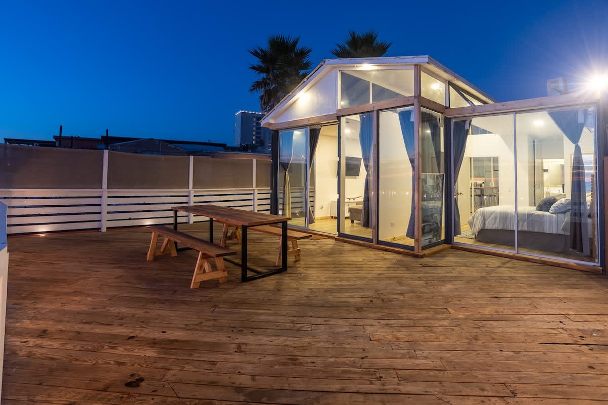 Oceanfront Sunset Container 6