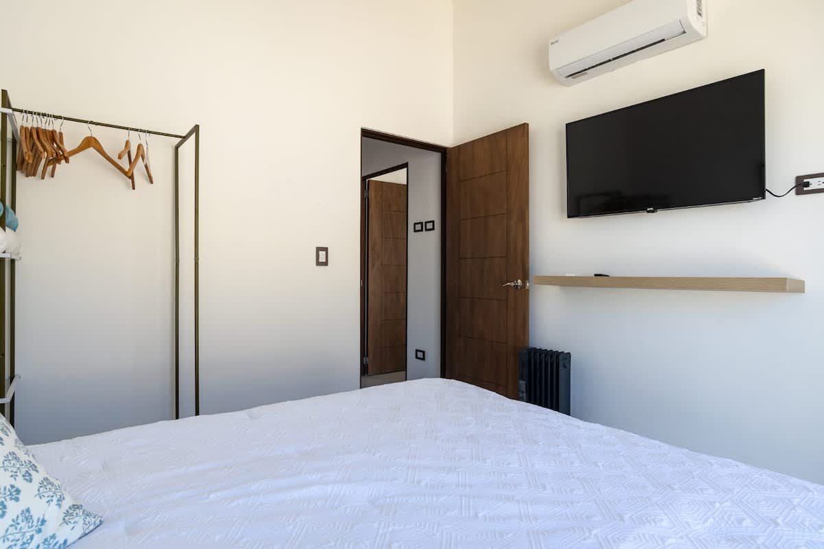 3BR Home w Terrace View nr VDG 13