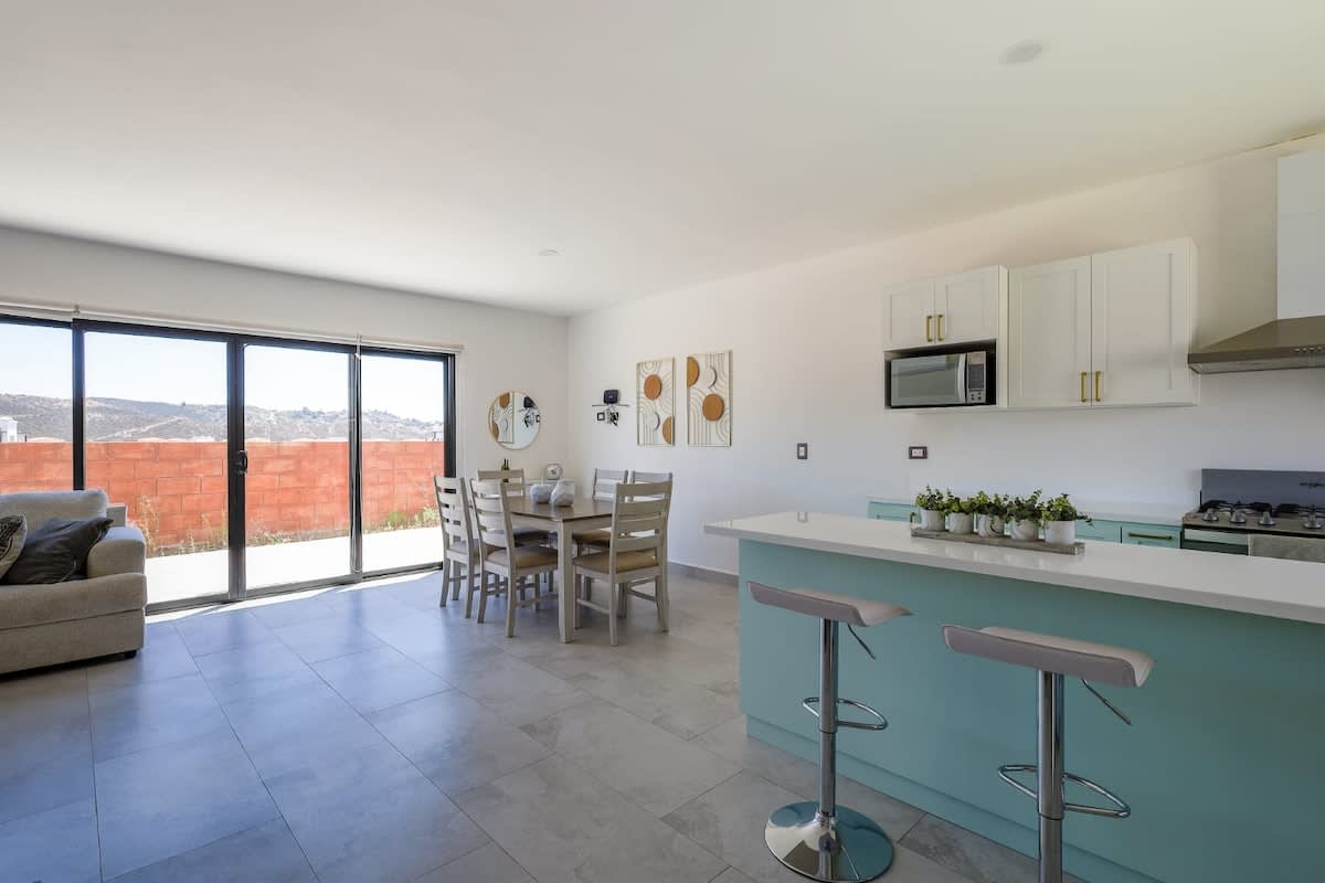 3BR Home w Terrace View nr VDG 15