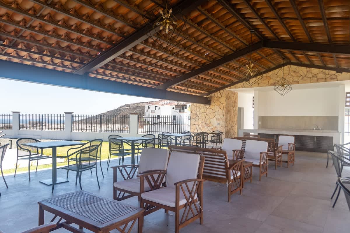 3BR Home w Terrace View nr VDG 20