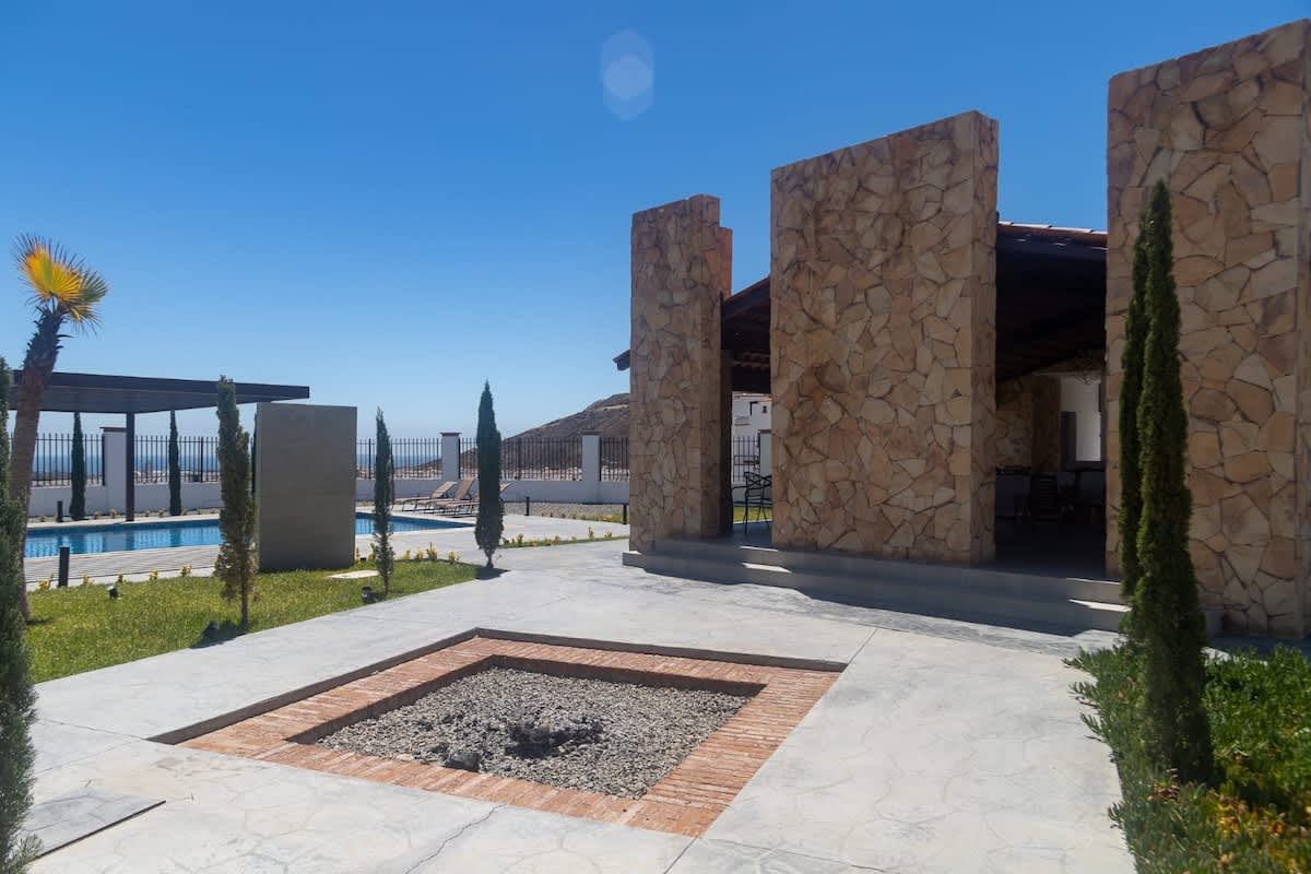 3BR Home w Terrace View nr VDG 19