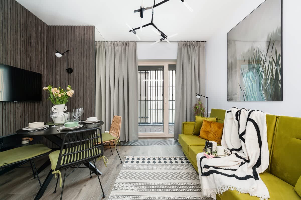 Stay in a unique apartment in the heart of Warsaw