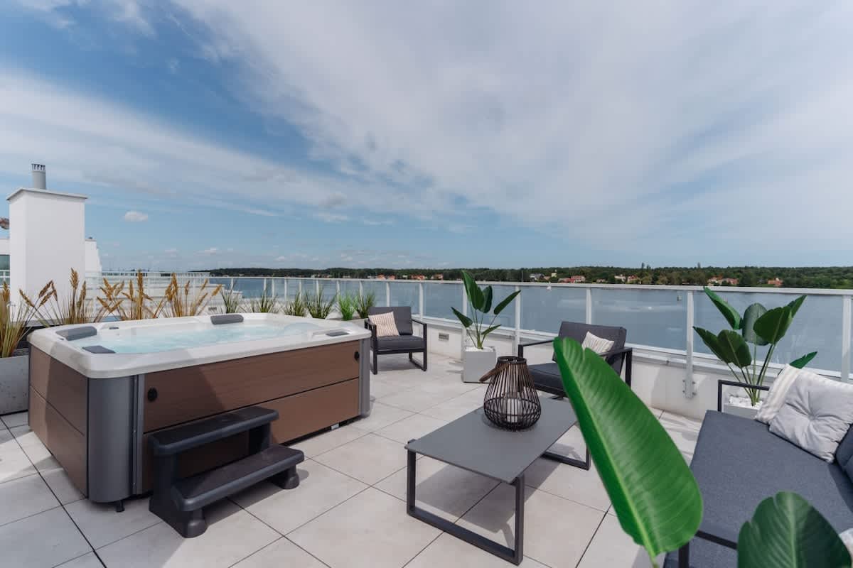 Unique penthouse with a rooftop and jacuzzi