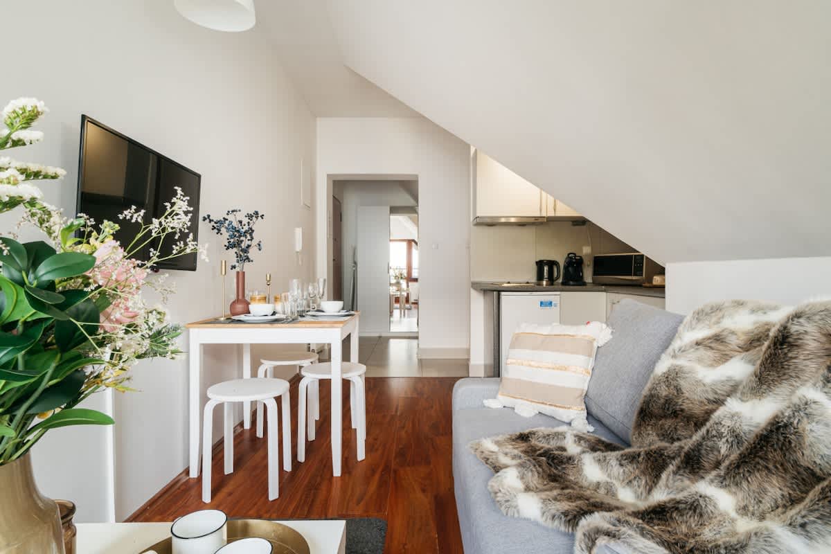 Comfortable 1 bed apartment with a mountain view