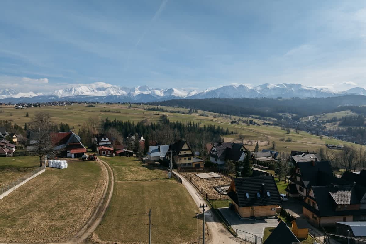 Comfortable cottage house with mountain views