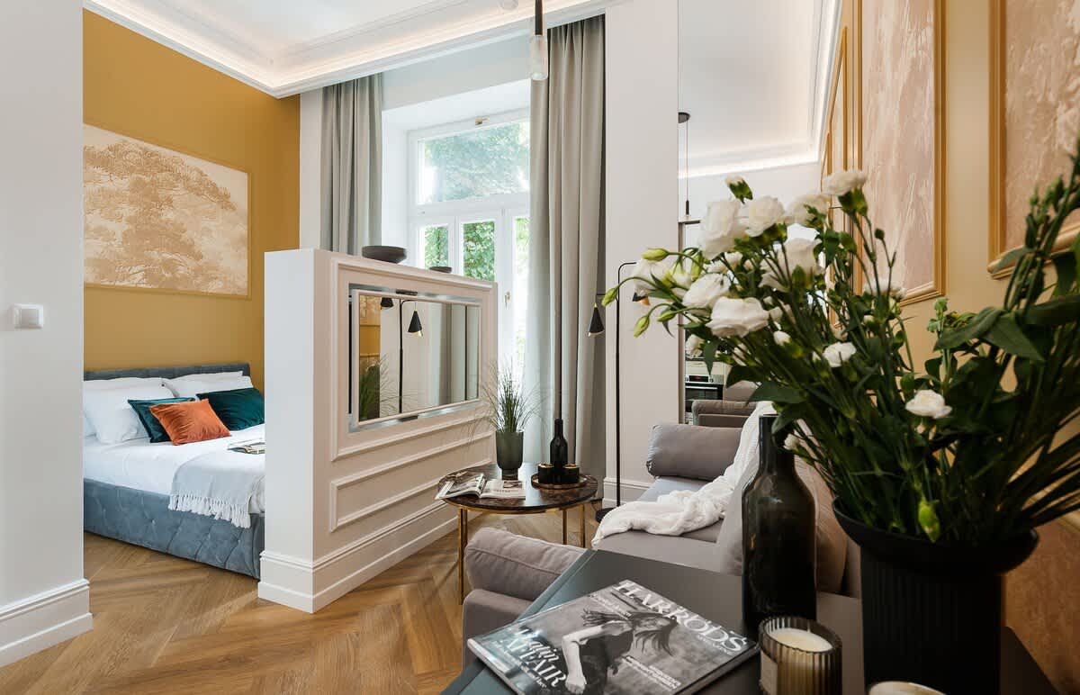 Charming bright studio in quiet location