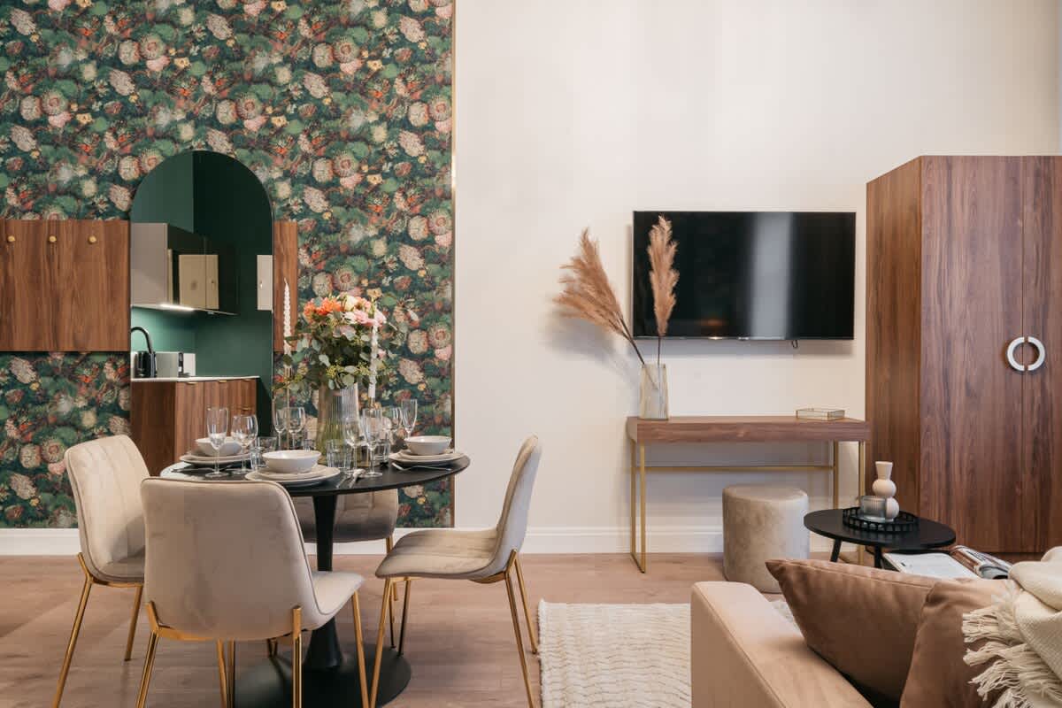 Cozy Nature-Inspired Stay in Krakow Old Town