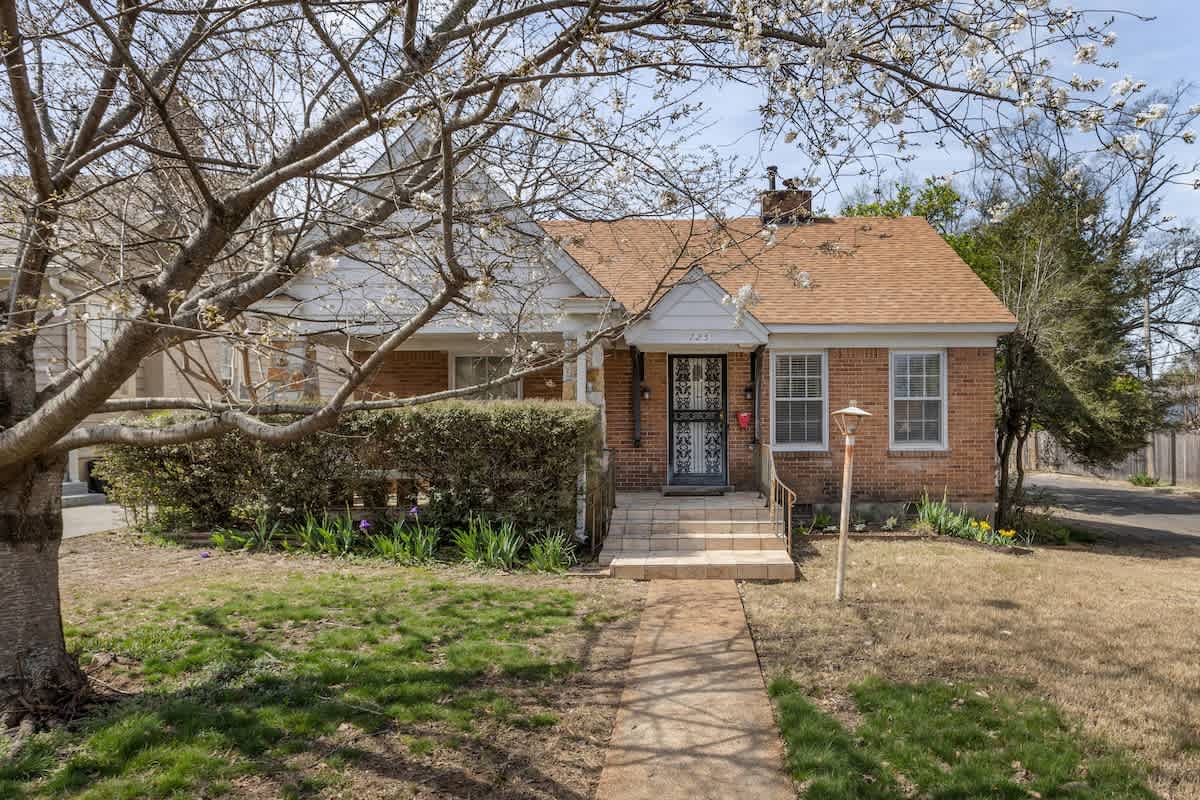 Spacious Memphis Home | Piano + Gated Parking