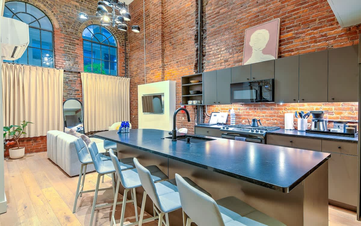 Music City Retreat, 2BR Historic Home - Walk to DT — Nashville, TN — vacation rental