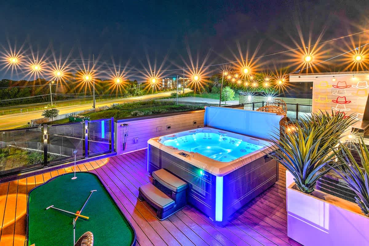 Huge 4BR w/Game Room, Pool & Rooftop Spa -13 Beds! — Nashville, TN — vacation rental