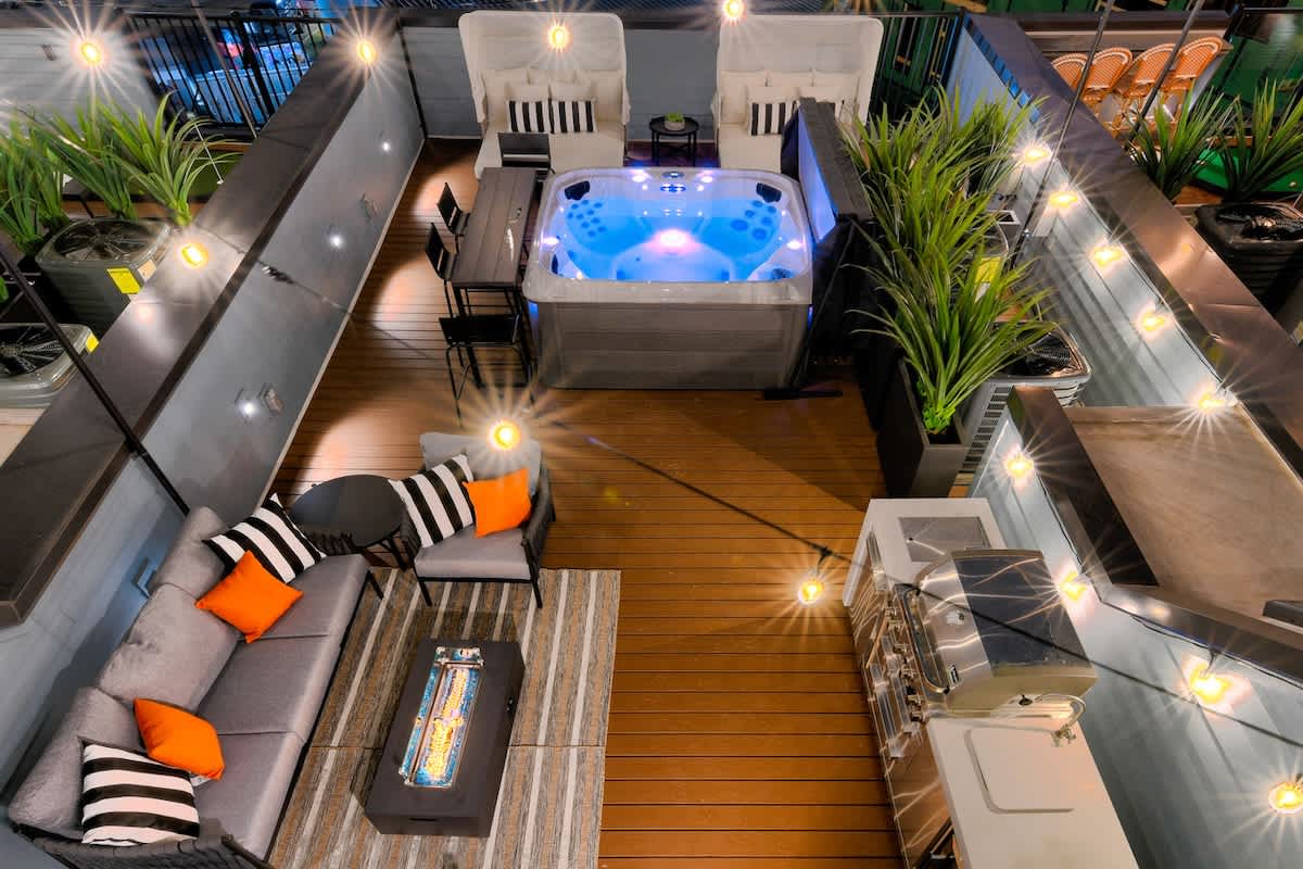 Cowboy Saloon! Lux Nash Stay-Hot Tub+Pool! 9 beds! — Nashville, TN — vacation rental