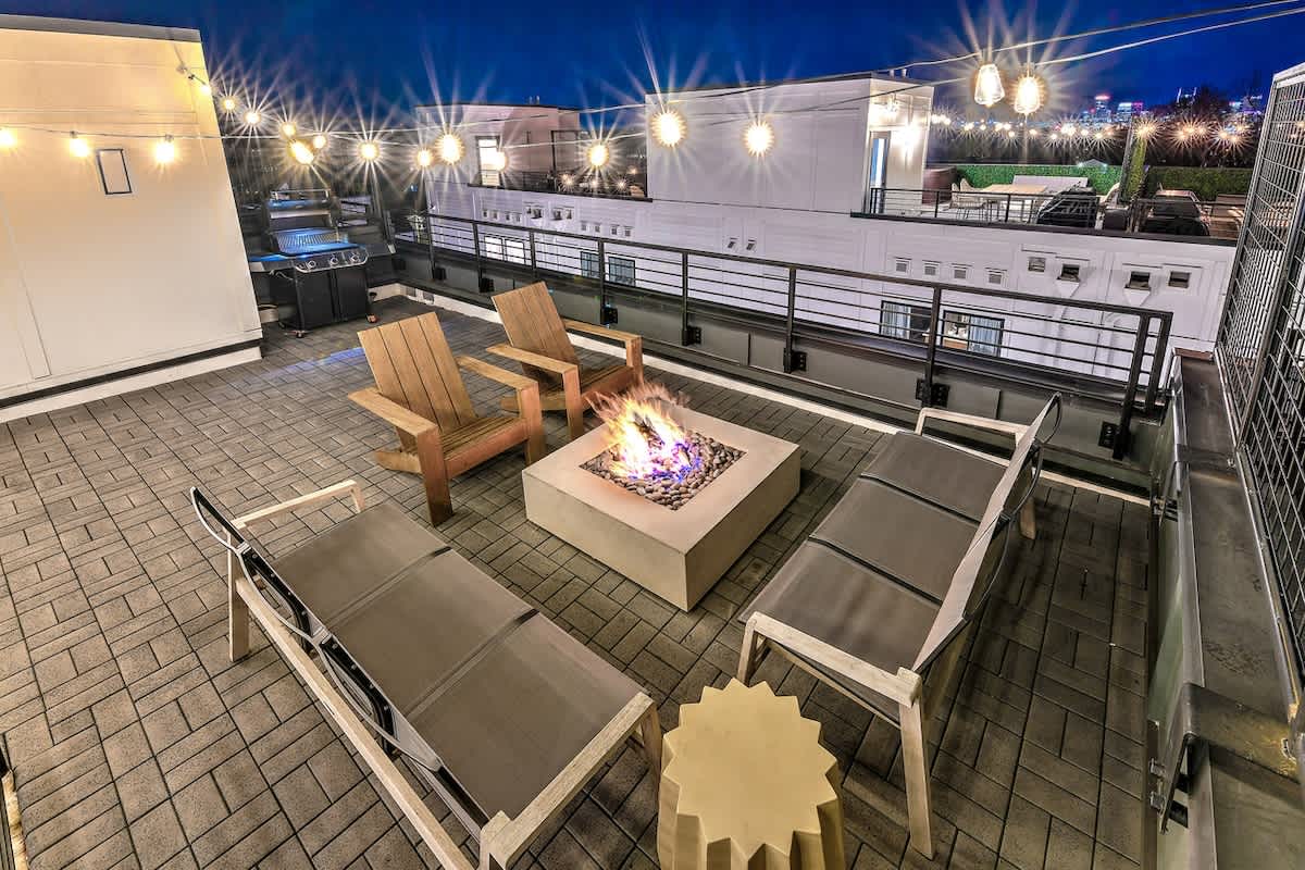 Designer 3BR Nash Home w/ Private Rooftop Fire Pit — Nashville, TN — vacation rental