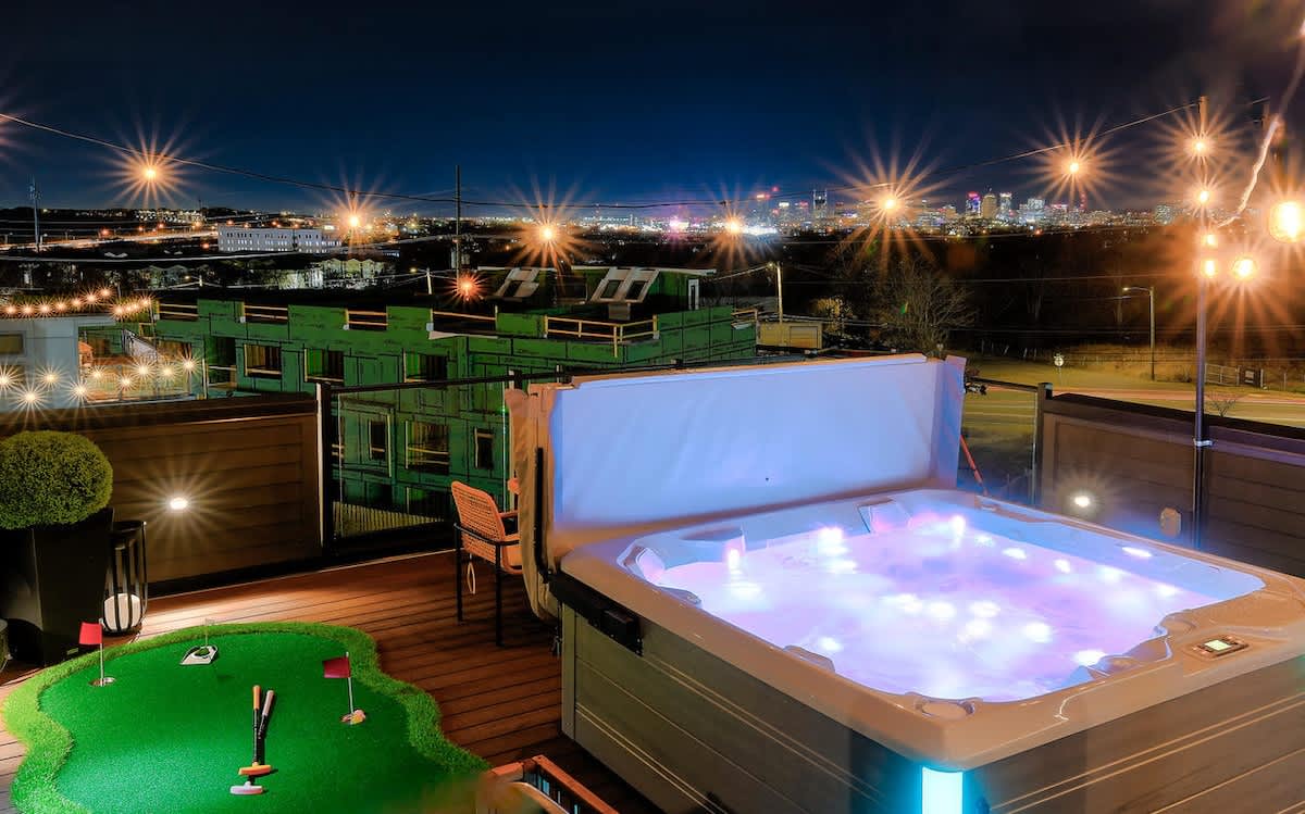 Ultra Lux Home - Pool - Hot Tub - Fire pit! 9 Beds — Nashville, TN — vacation rental