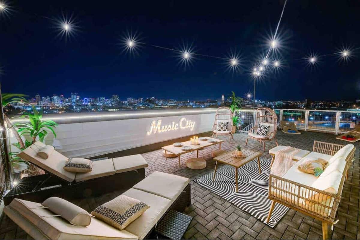2 Homes | Double Rooftop | 360° DT Views | 24 beds — Nashville, TN — vacation rental