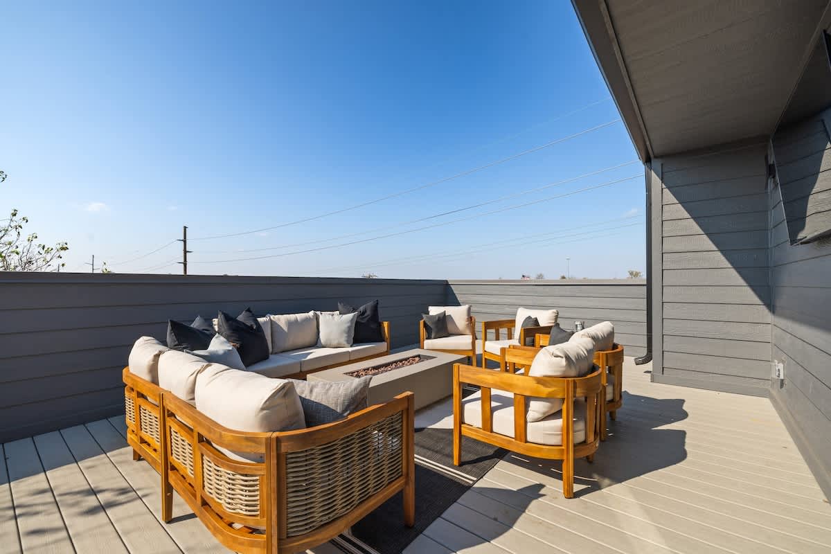 LUX 4BR/4BA Home with Hot Tub Sleeps 12+ — Nashville, TN — vacation rental