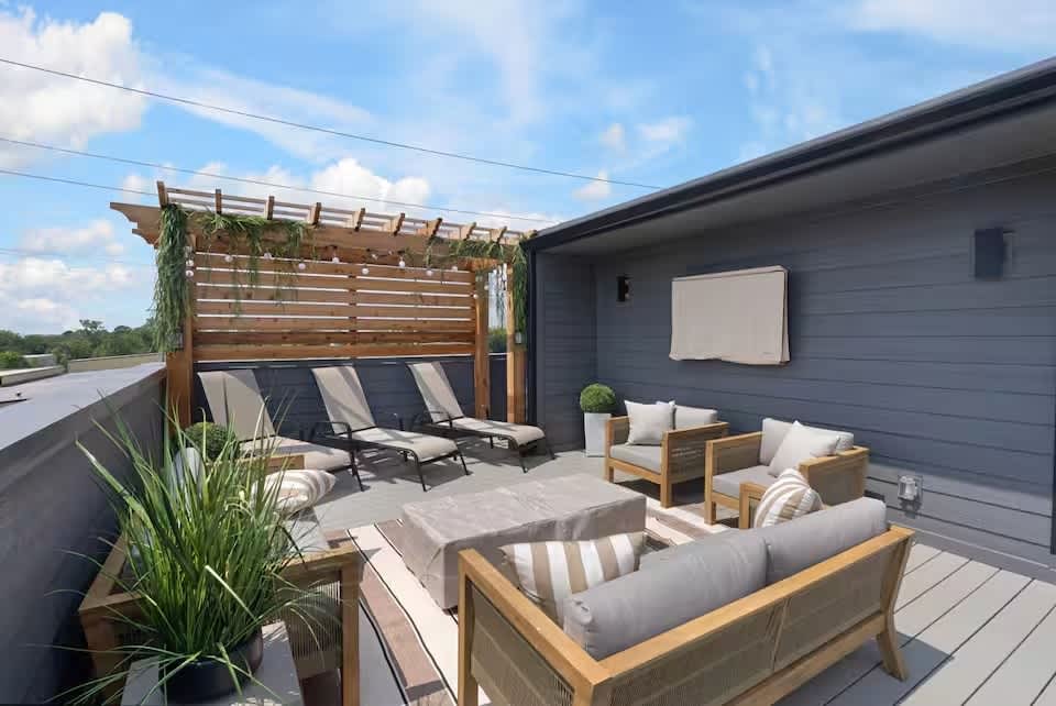 Lux Nashville Stay: Hot Tub, Rooftop, Sleeps 12+ — Nashville, TN — vacation rental