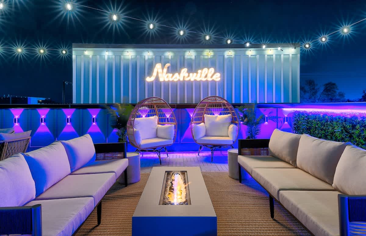 The Luxe Stay! 8 Beds• 4.5 Baths • Rooftop Firepit — Nashville, TN — vacation rental