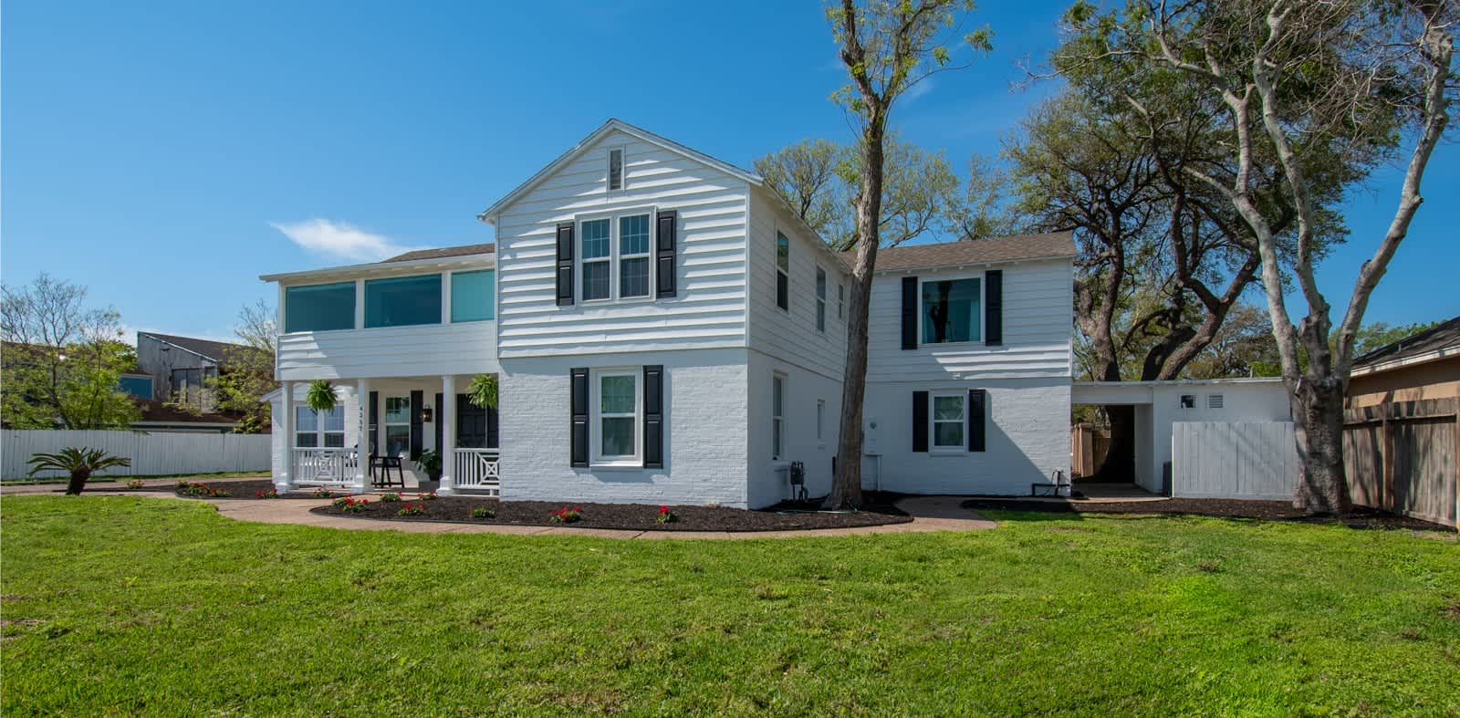Coastal Oasis - Beautiful Ocean Views Awaits