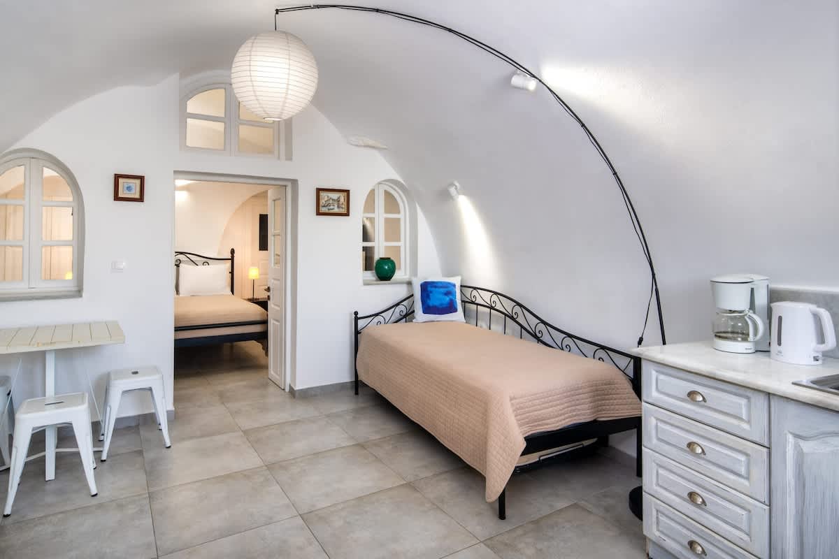 Cave Apartment in Fira by Arivia Villas — Fira — vacation rental