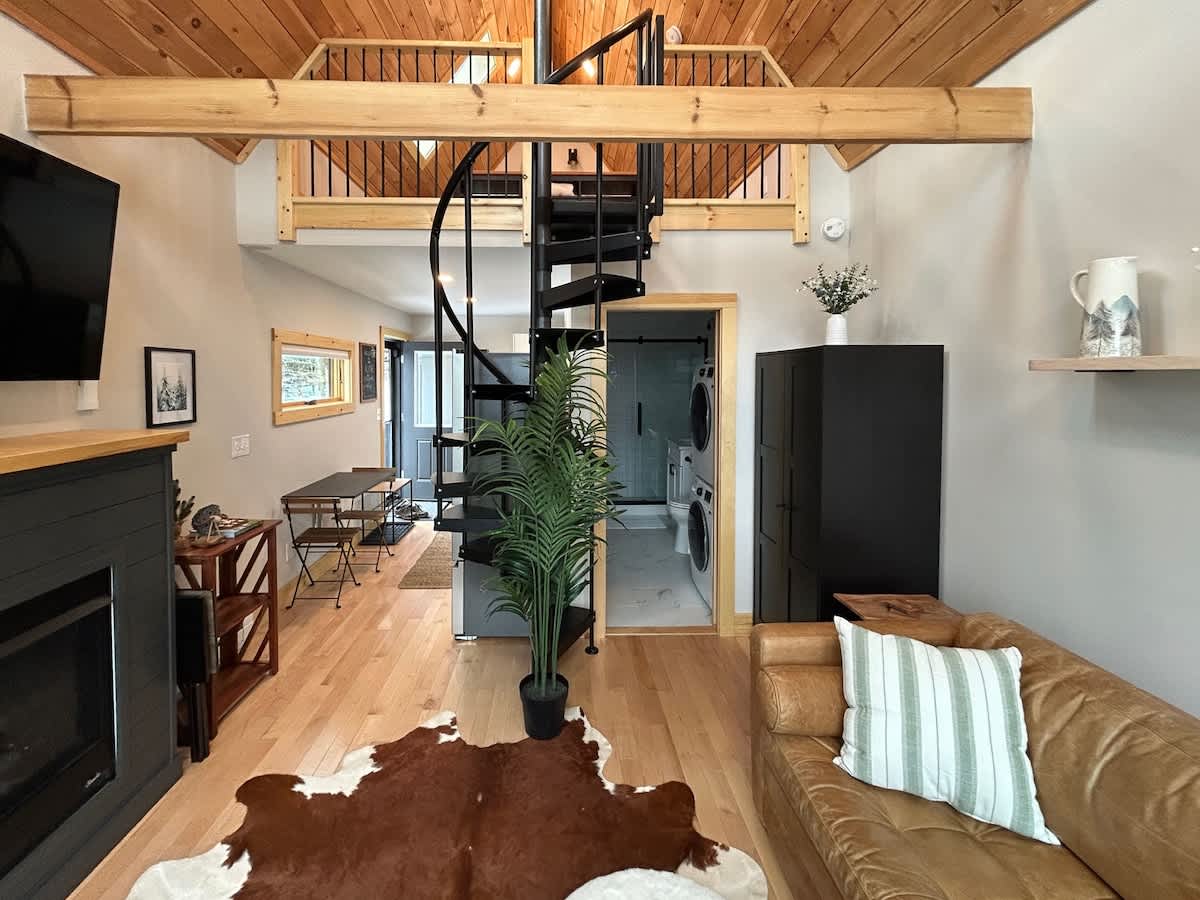 The Deerwood Tiny Home Mtn Views w Fireplace | Photo 2