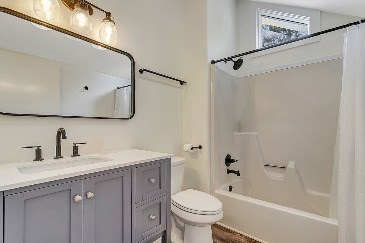 Sap House Hideaway Walk to Bromley Mt w Hot Tub | Photo 20