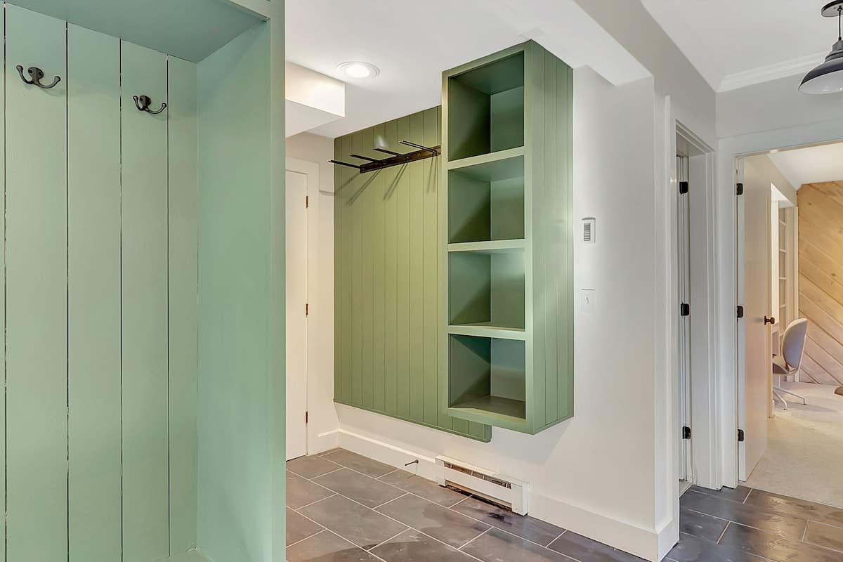 Sap House Hideaway Walk to Bromley Mt w Hot Tub | Photo 5