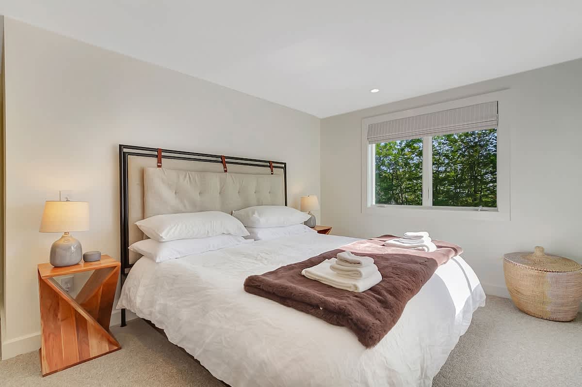 Sap House Hideaway Walk to Bromley Mt w Hot Tub | Photo 21